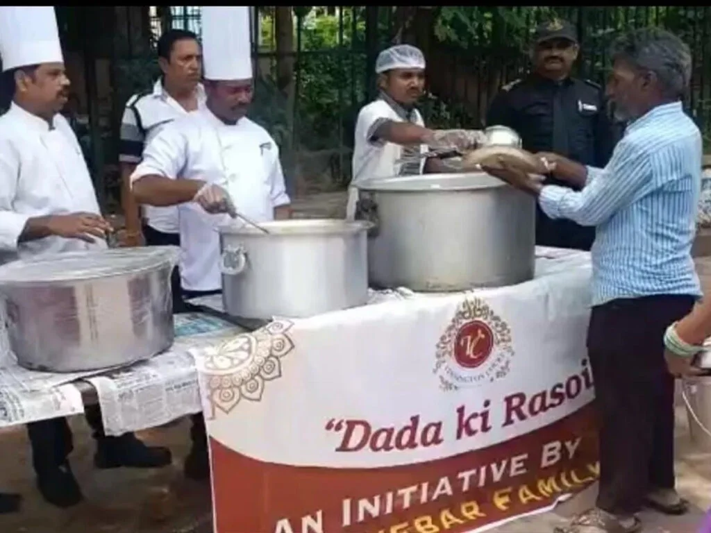 दादी की रसोई जहां पांच रुपए में मिलता है गरीबों को भरपेट खाना